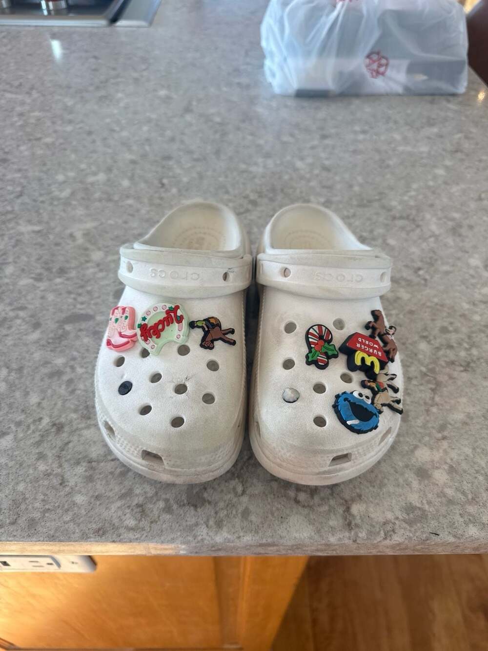 CROCS